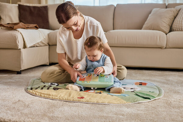 Розвиваючий килимок з дугами і піаніно "Farmers Funday"